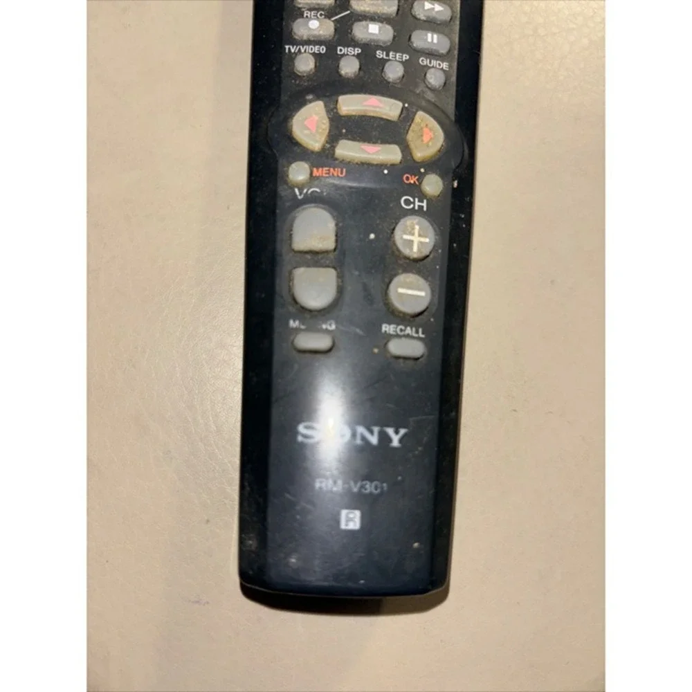Sony RM-V301 Magnavox Universal Remote Control Bundle Black Good‎ Multi-Device